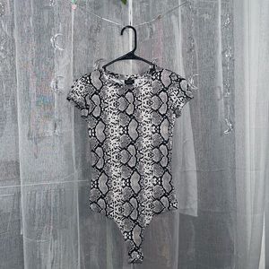 Rue21 black and white snakeskin bodysuit
